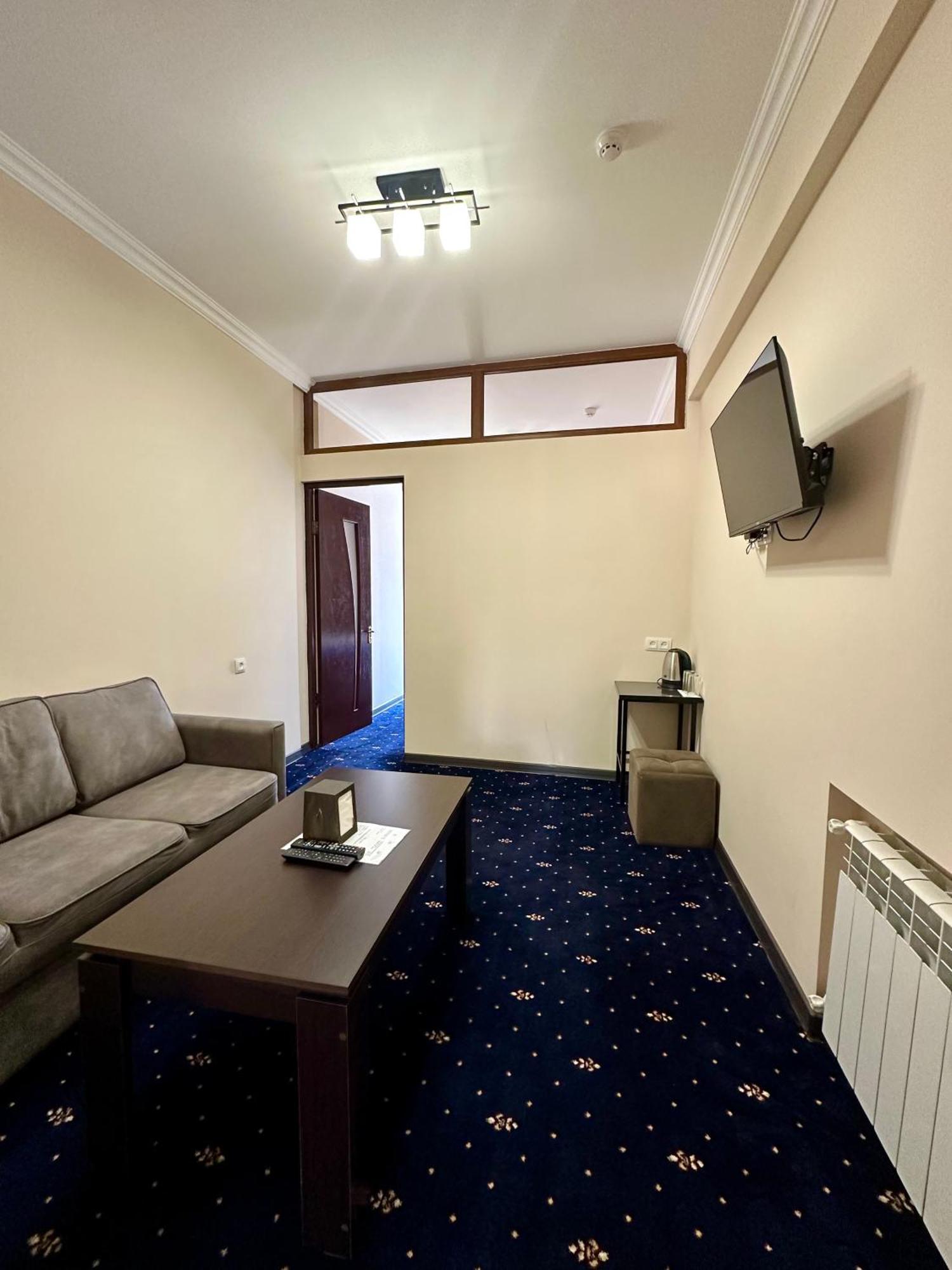 Hotel - Saya Tsaghkadzor Eksteriør billede